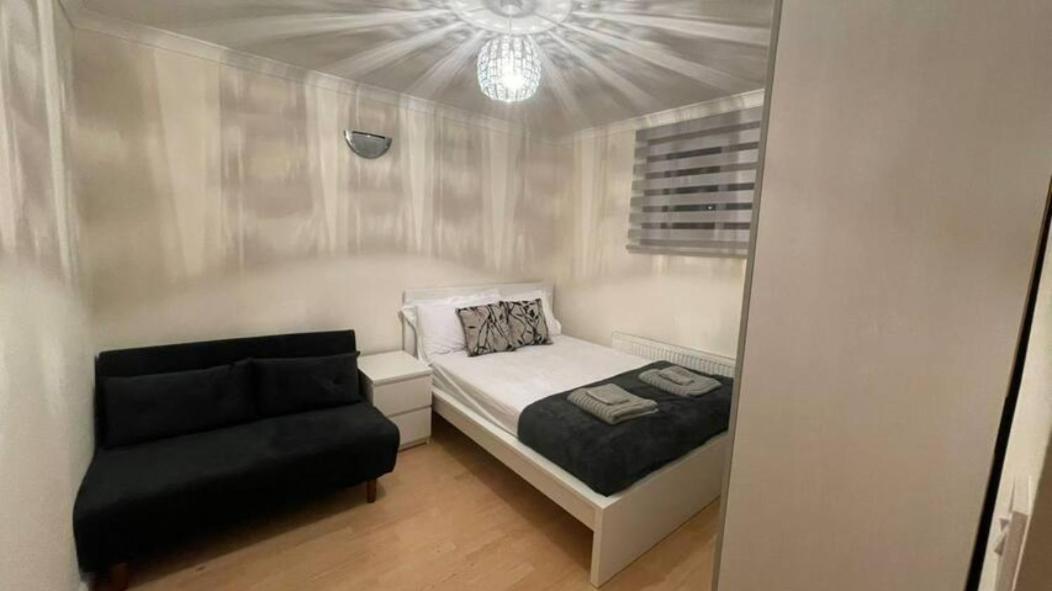 Entire 3 Bedroom Home - Minutes To Emirates Stadium! London Luaran gambar